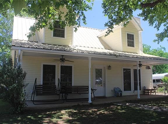 3rd image of 110 Austin Dr