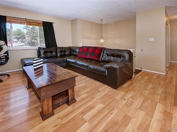 5th image of 1380 Hiawatha Dr