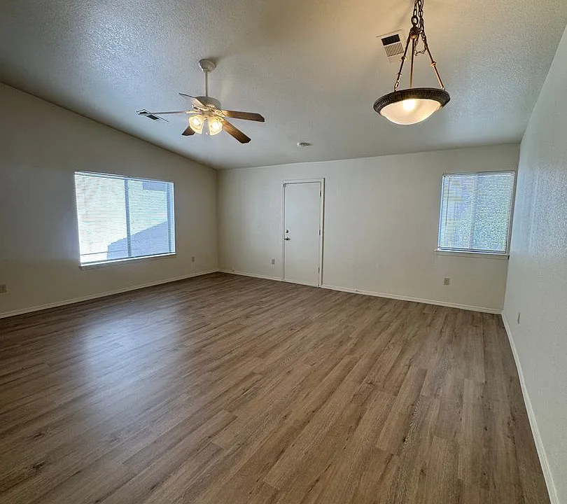 711 Flower Ash Ln