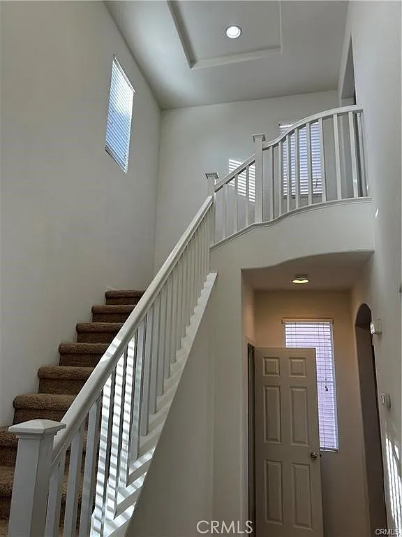 3 bed, 2.5 bath, 1660 sqft, $3,100 — Photo 2