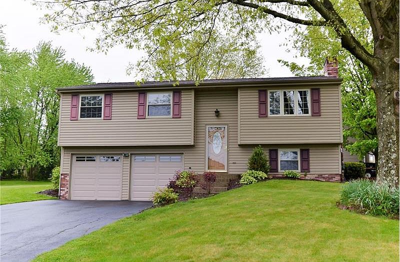 1st image of 206 Yorktown Dr