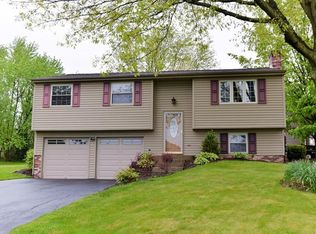 206 Yorktown Dr, Gibsonia, PA 15044
