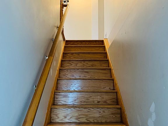 Private Entrance to top floor
