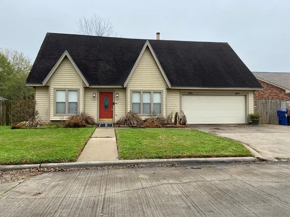 2724 La Mesa St, Bay City, TX 77414