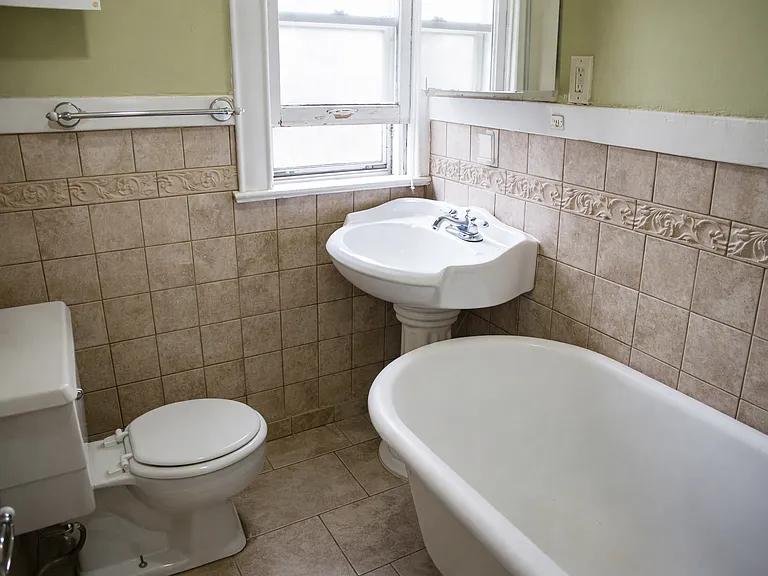 1305 E Hennepin Ave #1 — Photo 6
