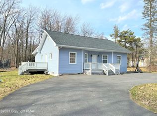 306 Summit Ave, Pocono Summit, PA 18346
