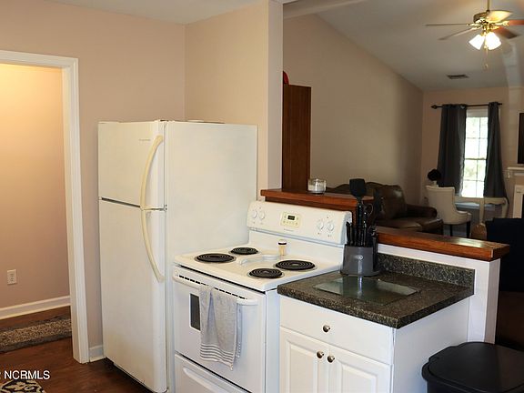 3rd image of 1261 Washington Street