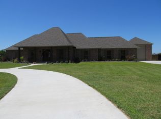 1204 Oak Harbor Dr, Morgan City, LA 70380