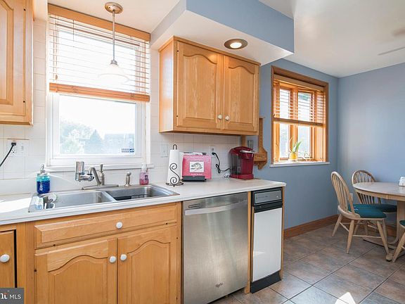 5th image of 11927 Barlow Pl