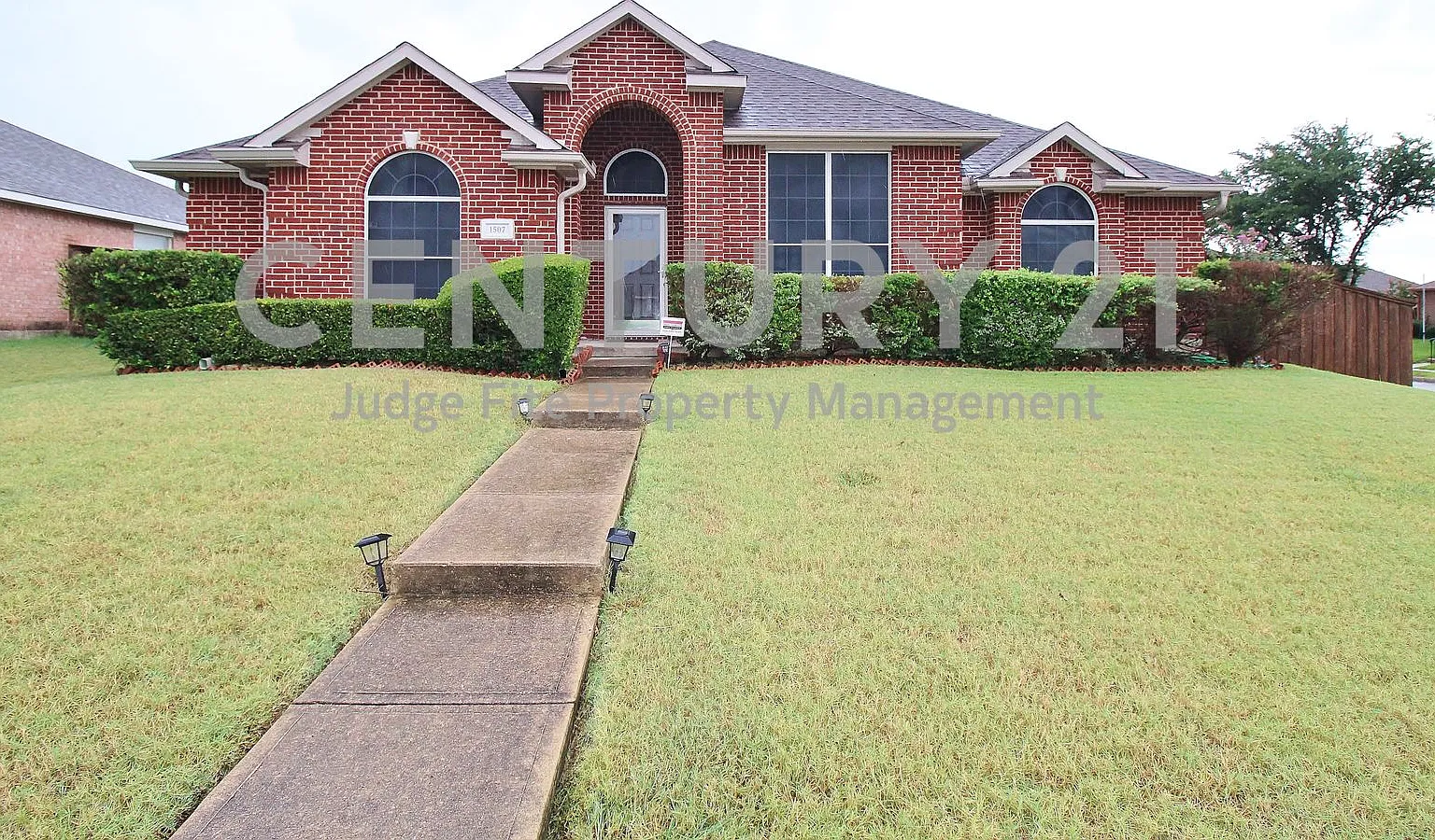 Well Maintained 4/2/2 with Additional 2 Car Carport in Mesquite For Rent! — Photo 1
