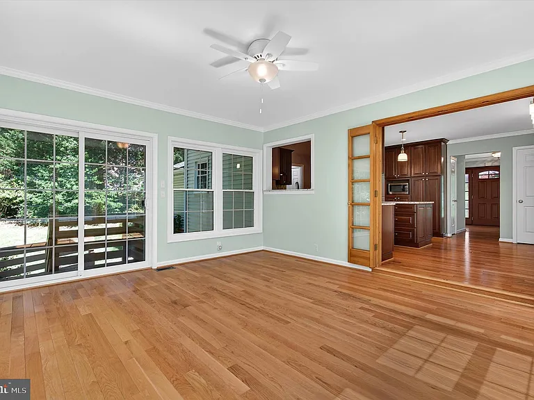 8405 Overlook St — Photo 10