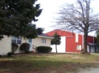 31453 Pleasant Hill Rd, Girard, IL 62640