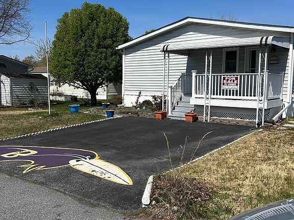 3rd image of 102 Lariat Rd