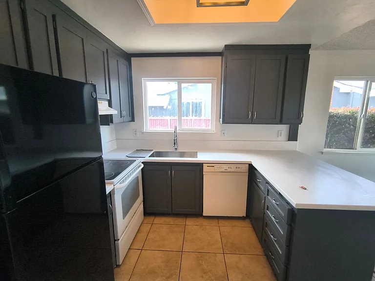 2275 Cypress Ave — Photo 15