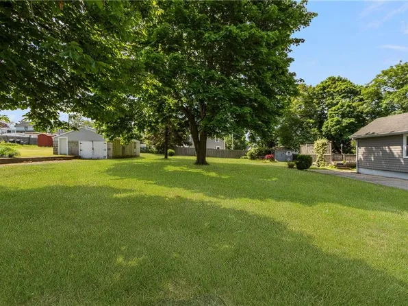 0 Reservoir Rd, Middletown, RI 02842