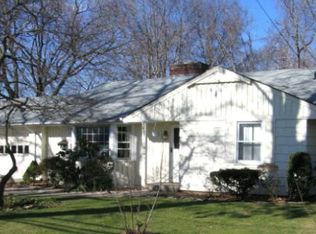 270 Interstate Highway U Willets Rd, Albertson, NY 11576