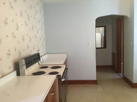 5th image of 706 Union St