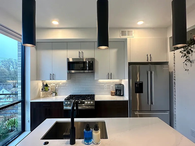 615 Peace St #405 — Photo 8