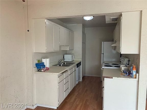 4th image of 3444 Villa Knolls West Dr