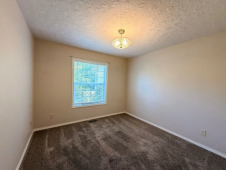 7349 Oneil Rd NE — Photo 11