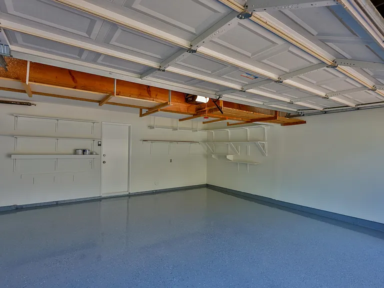 1061 Thistlegate Rd — Photo 17