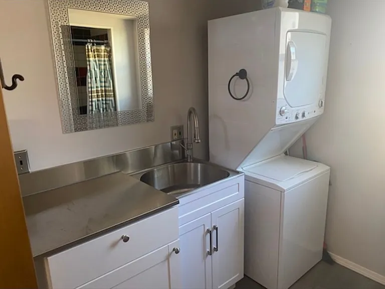 225 N Washington St — Photo 1