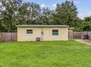 429 Lakeview Ave, Cantonment, FL 32533