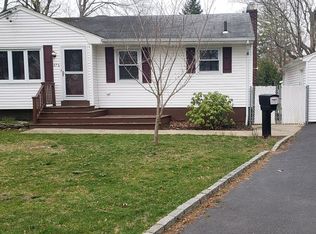 276 Cambon Ave, Saint James, NY 11780