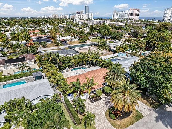 5th image of 2037 Windward Dr