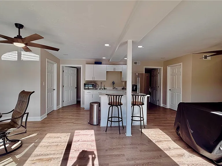 4912 Vincennes St #103 — Photo 38