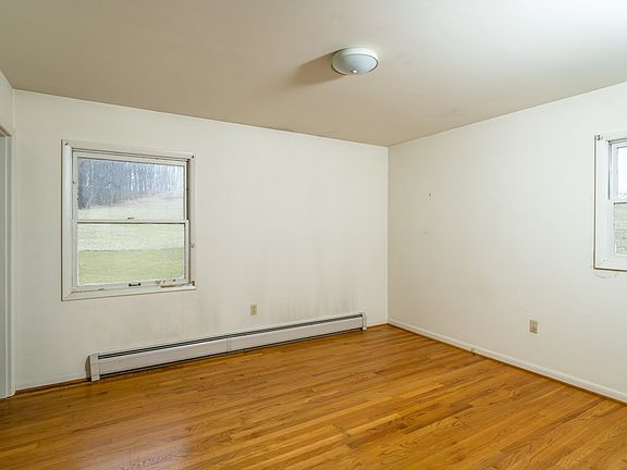 5th image of 11840 Hisers Ln