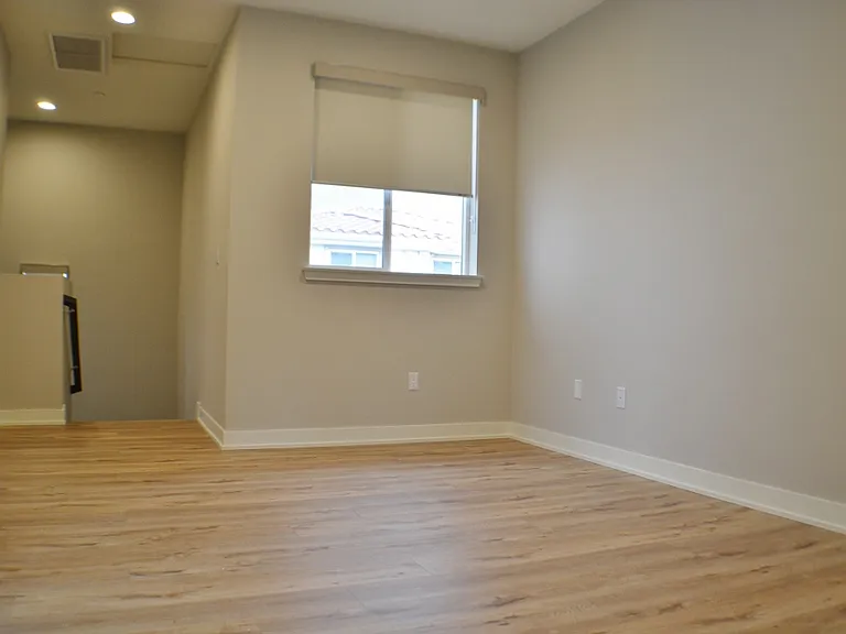 17910 Jersey Ave #E — Photo 15