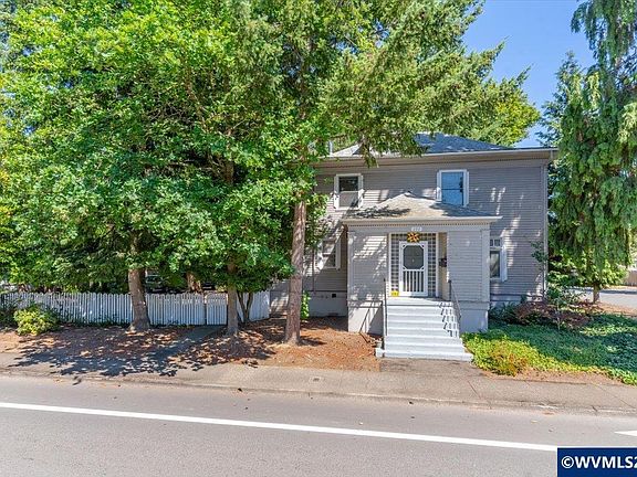 2nd image of 292 17th St SE