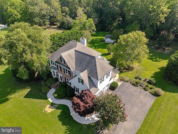 3rd image of 24000 Dudley Ct