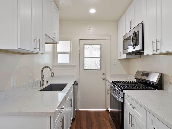 3rd image of 3022-3028 Cedar St #3022