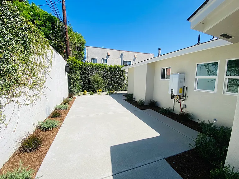 673 Mira Mar Ave — Photo 22