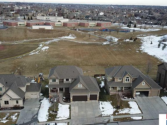 5th image of 2719 N 175th Ave