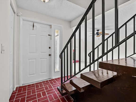 5th image of 3548 Gardens East Drive #B