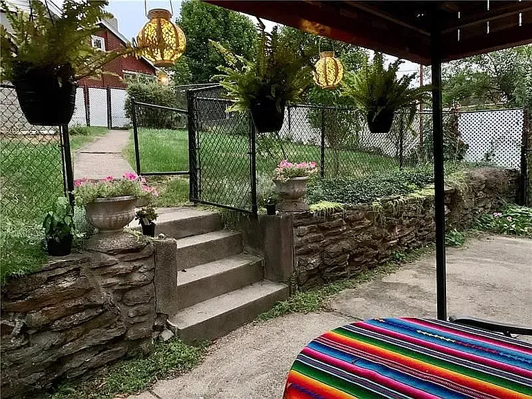 2523 Plainview Ave — Photo 16