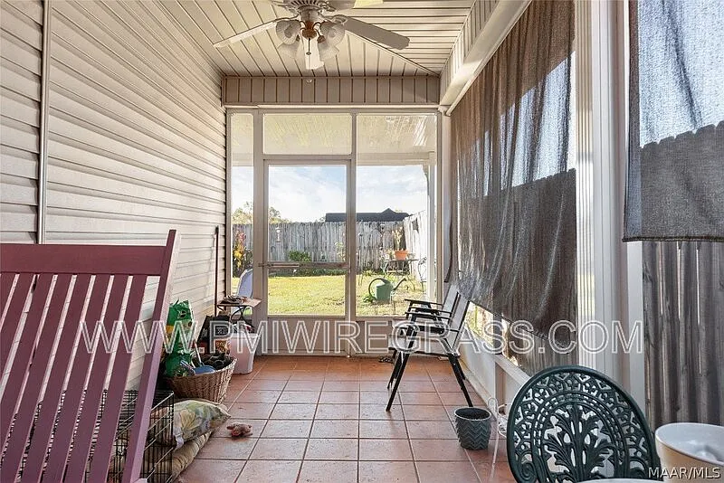 3 bed, 2.0 bath, 1822 sqft, $2,013 — Photo 4