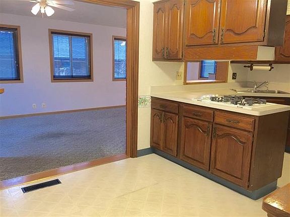 4th image of 2228 Delcy Dr