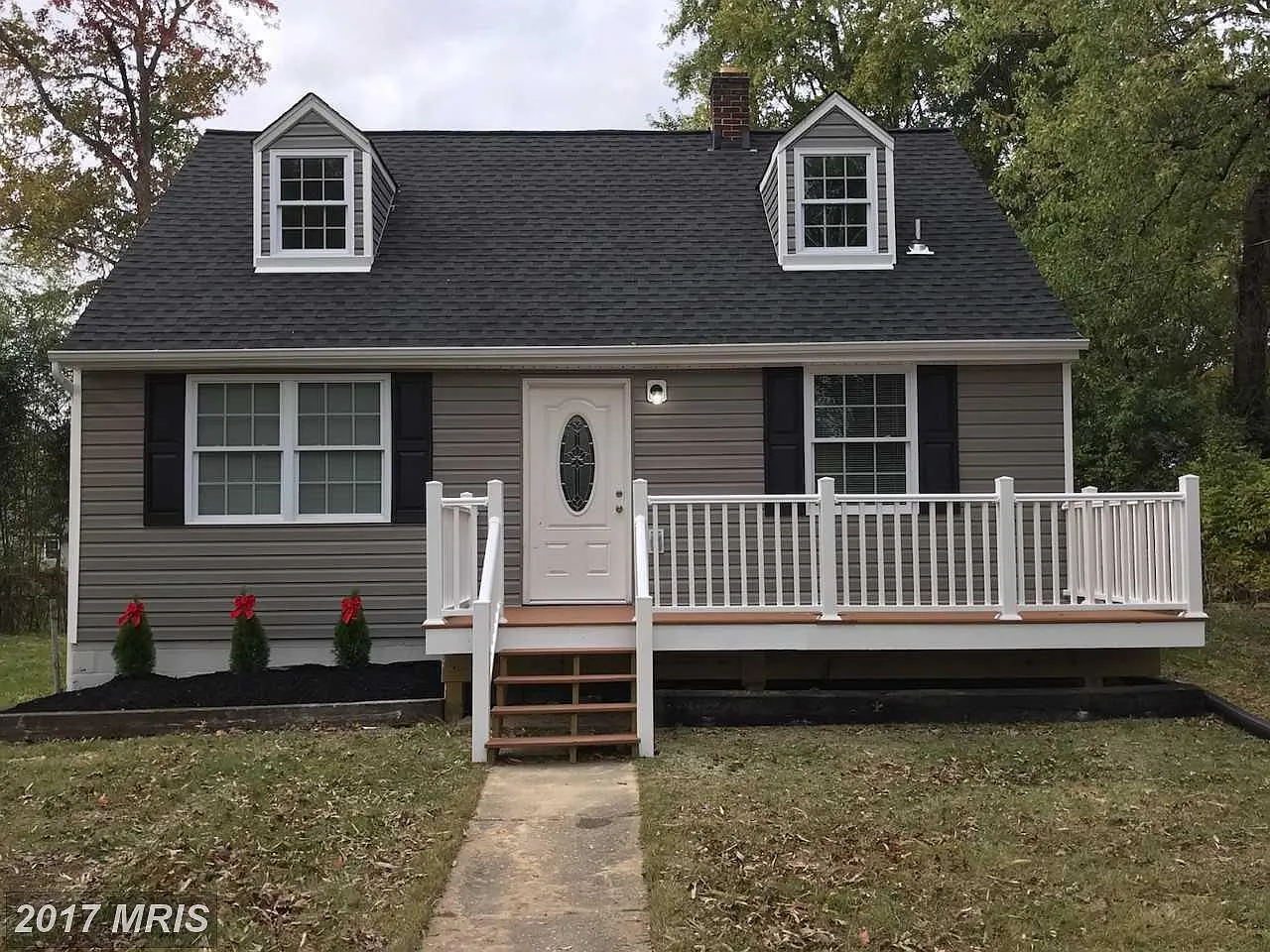 220 Schmechel St photo 1