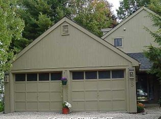 8 Laurel Ln #8, Avon, CT 06001