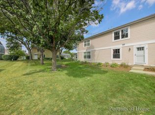 403 Somerset Ln, Vernon Hills, IL 60061