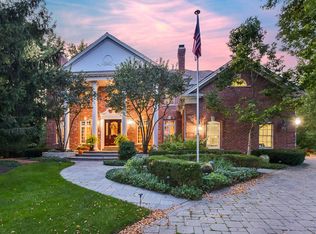 1602 Hunters Glen Ct, Wheaton, IL 60189