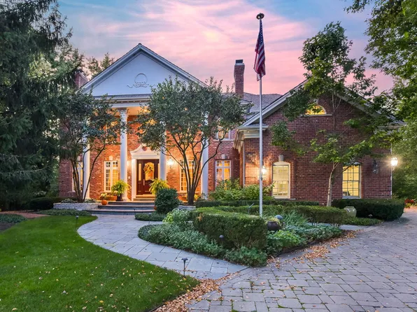 1602 Hunters Glen Ct, Wheaton, IL 60189