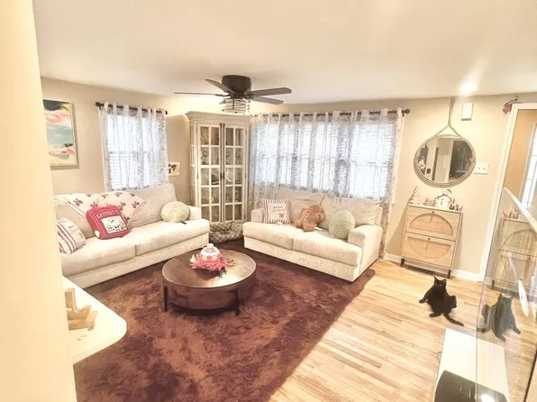 1100 Levengood Rd, Pottstown, PA 19464