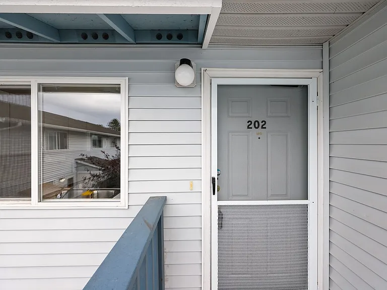 730 SE 8th Ave #C202 — Photo 2