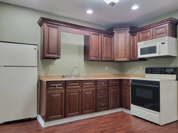 1810 Highland Ave APT 3, New Castle, PA 16105