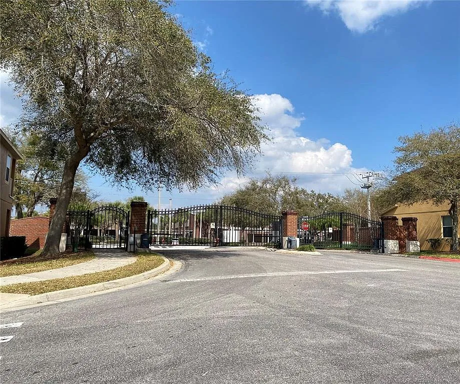 3 bed, 2.5 bath, 1203 sqft, $1,750 — Photo 3